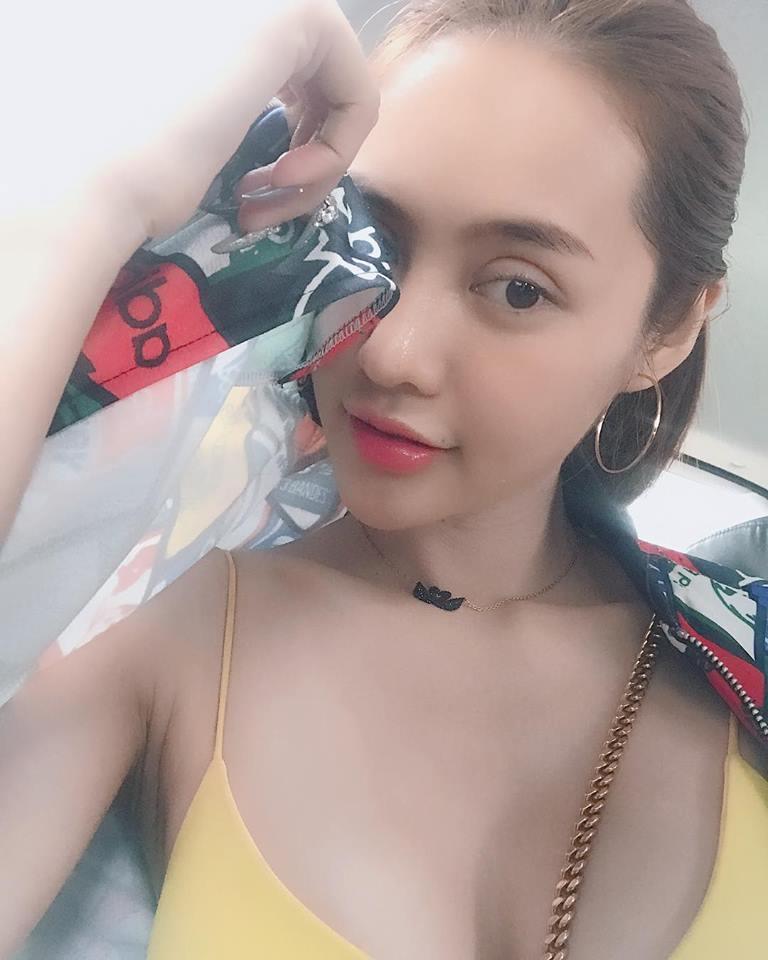 Tin sao Việt: Nhìn giấy tờ ngổn ngang, Xuân Bắc hoang mang với kịch bản Táo Quân 2018-4