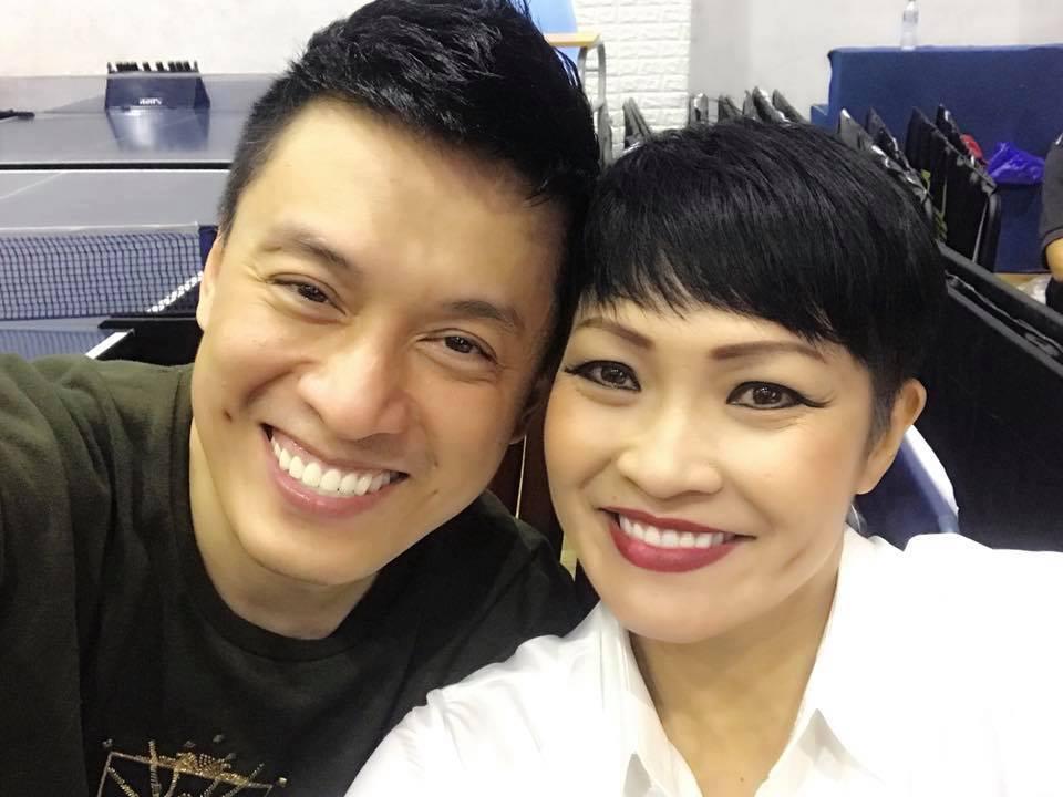 Tin sao Việt: Nhìn giấy tờ ngổn ngang, Xuân Bắc hoang mang với kịch bản Táo Quân 2018-7