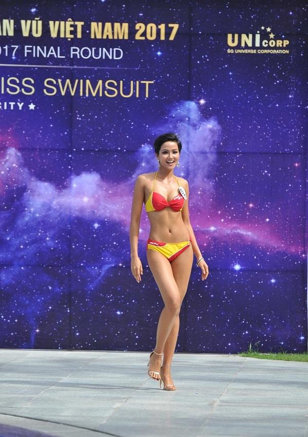 Sở hữu vẻ đẹp quốc tế, HHen Niê có thay đổi được vị thế nhan sắc Việt tại Hoa hậu Hoàn vũ Thế giới 2018?-5