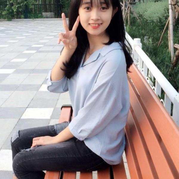 Nữ công an viên phút chốc nổi tiếng bởi nụ cười tỏa nắng-5