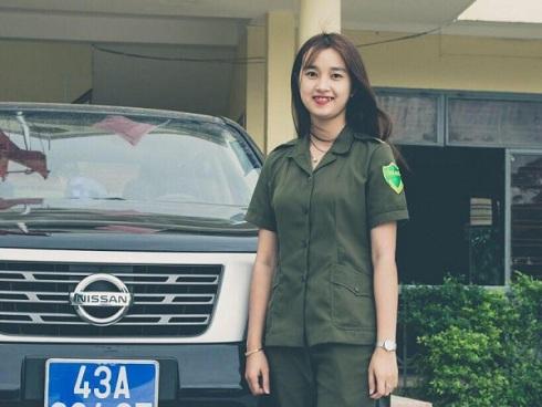 Nữ công an viên phút chốc nổi tiếng bởi nụ cười tỏa nắng