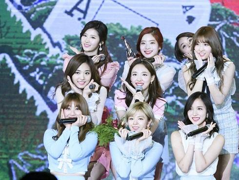 Những ca sĩ 'vơ vét' giải thưởng Hàn Quốc đầu năm mới