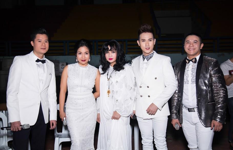 Bất chấp sân khấu Làn Sóng Xanh vắng hoe, Kasim Hoàng Vũ hát lại hit 20 năm Vì yêu vẫn cực sung-2