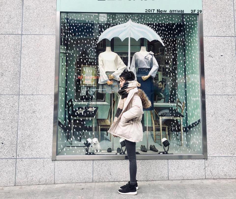 Gia đình hoa dâm bụt ấn tượng nhất tuần qua khi diện street style đẹp đều-6