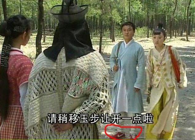 Chết cười với những hạt sạn xuyên không về thời xưa trong phim cổ trang Hoa ngữ-8