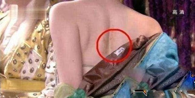 Chết cười với những hạt sạn xuyên không về thời xưa trong phim cổ trang Hoa ngữ-10