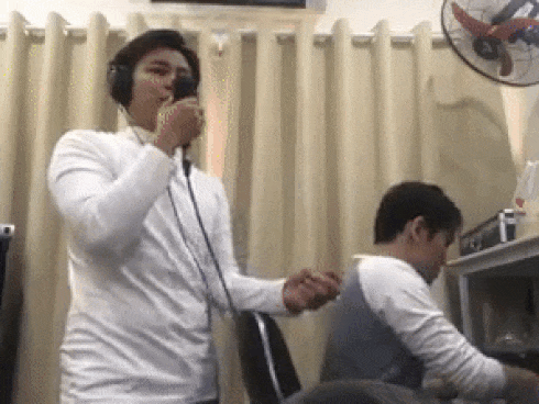 Hot girl - hot boy Việt: Ba Duy gây bão với ảnh sưởi nắng cùng chú heo đáng yêu ở Đài Loan-12