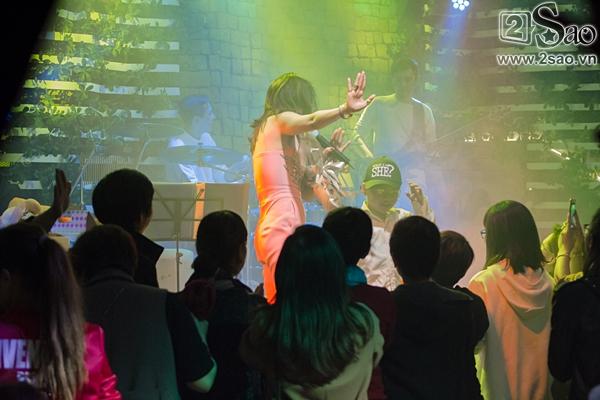 Thông báo khỏi bệnh, Mỹ Tâm quẩy hết mình cùng fan nhí trong vũ điệu say rượu-7