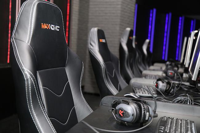 Cận cảnh phòng game siêu hoành tráng cho giải Liên Minh Huyền Thoại 2018-2