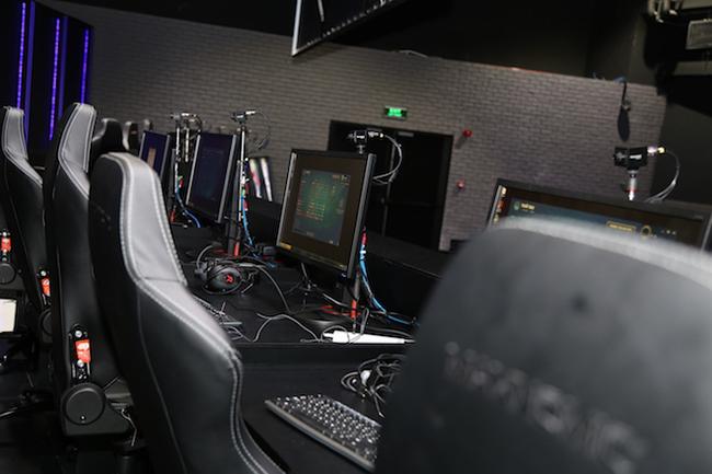 Cận cảnh phòng game siêu hoành tráng cho giải Liên Minh Huyền Thoại 2018-4