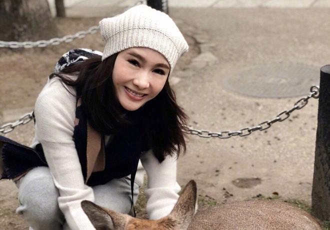 Mỹ nhân TVB Lê Tư mặt sưng và cứng đơ, bị nghi thẩm mỹ-2