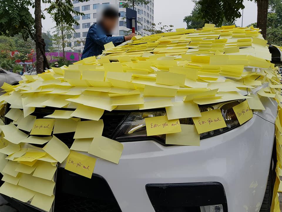 Ghen tuông với Nhã Phương, fan cuồng dán giấy đầy xe của Nguyễn Trần Trung Quân để tỏ tình-2