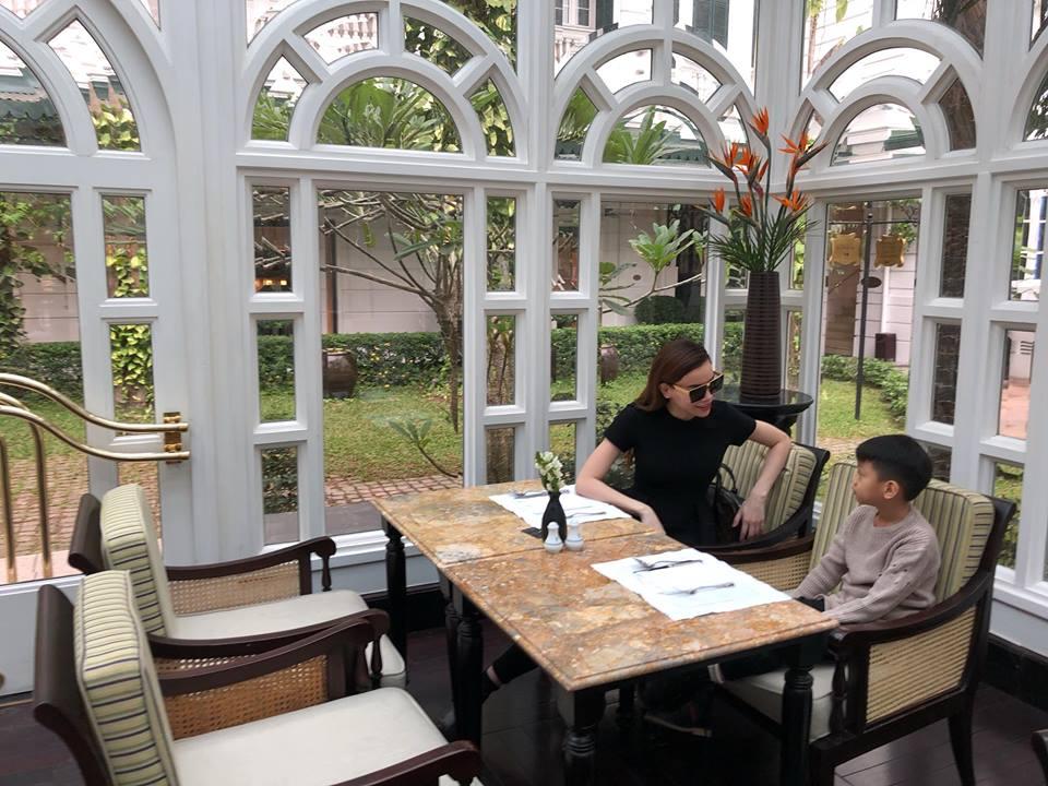 Tin sao Việt: Tiệc kỷ niệm 2 năm yêu nhau của vợ chồng Trấn Thành giản dị không ngờ-10