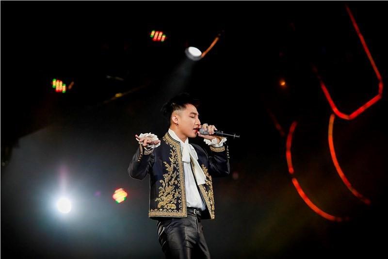 Sơn Tùng lại bạo gan đụng ý tưởng với chiếc jacket trị giá đến 1,4 tỷ đồng của G-Dragon-1