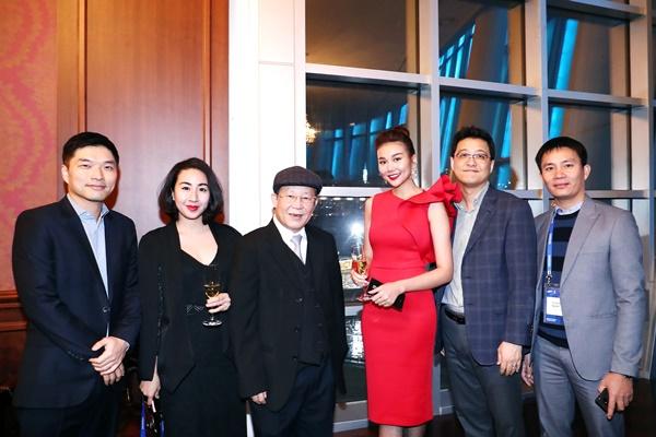 Bất chấp -18 độ C, Thanh Hằng vẫn chọn thời trang phang thời tiết-7