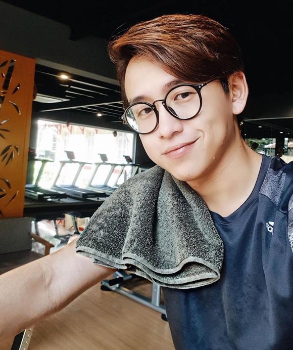 Hot girl - hot boy Việt: Ba Duy gây bão với ảnh sưởi nắng cùng chú heo đáng yêu ở Đài Loan-4