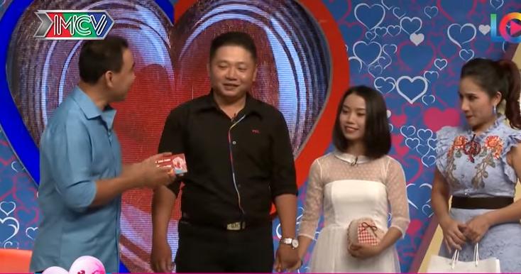 Bạn muốn hẹn hò: Cô gái tuổi ngựa đòi mân mê cùi chỏ bạn trai ngay lần đầu gặp mặt-12