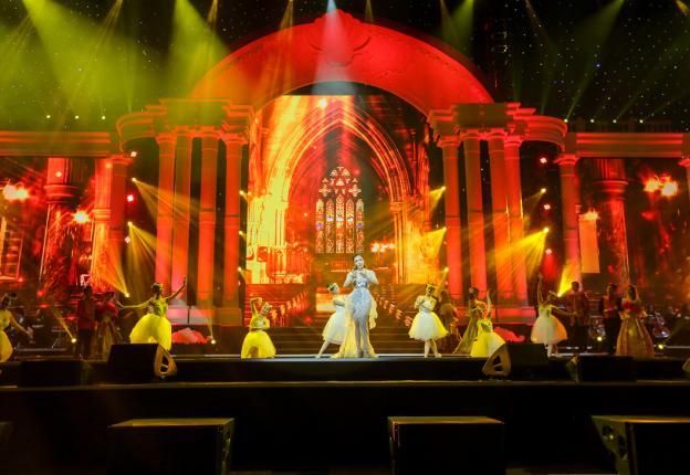 Dàn sao khủng đêm đại tiệc tri ân của Tân Hoàng Minh-2