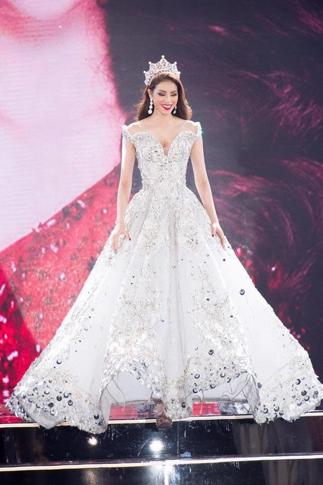 Mỹ nhân Việt lên thảm đỏ là cứ phải cosplay theo phong cách nữ thần, bà hoàng-1