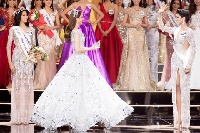 Mỹ nhân Việt lên thảm đỏ là cứ phải cosplay theo phong cách nữ thần, bà hoàng-3