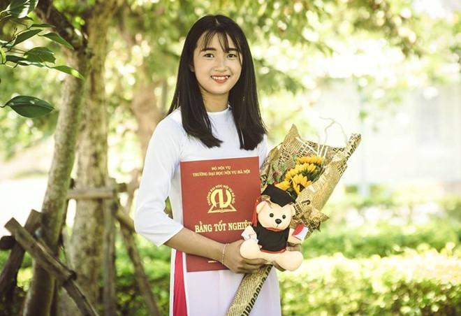 Nữ công an viên bị làm phiền sau bức ảnh xinh đẹp trên mạng-3