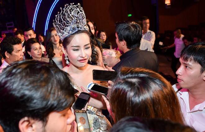 2 tháng đăng quang đầy sóng gió của Hoa hậu Đại Dương Ngân Anh: hết bị soi thẩm mỹ lại bị chê mặc xấu-3