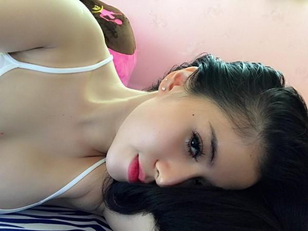 Cô giáo tiếng Anh siêu gợi cảm, giỏi 3 thứ tiếng biết chơi 4 nhạc cụ-8