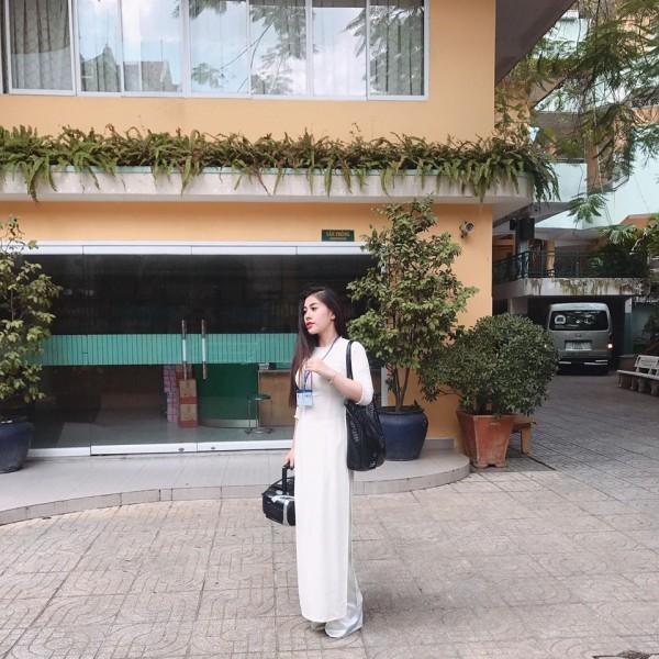 Cô giáo tiếng Anh siêu gợi cảm, giỏi 3 thứ tiếng biết chơi 4 nhạc cụ-3