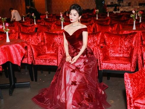 Lệ Quyên thanh minh cho phát ngôn 'hát bolero không ai có thể thay thế được' gây tranh cãi