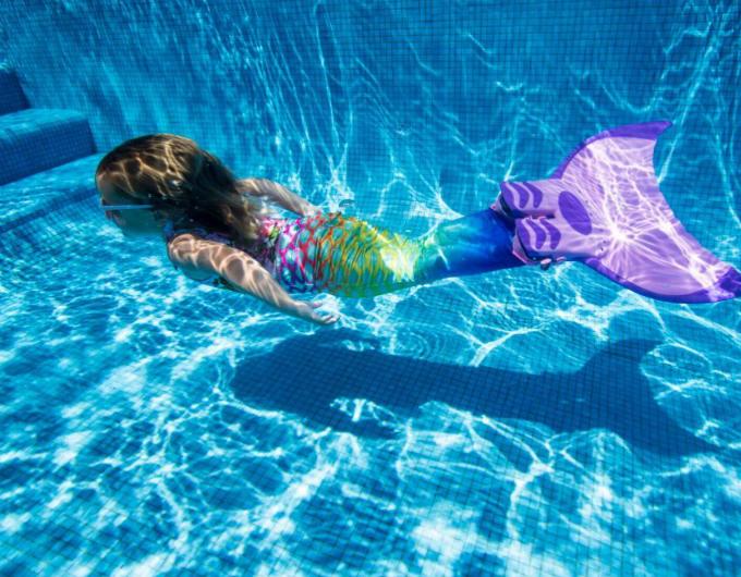 Những chuyến đi như hình với bóng của ái nữ nhà tỷ phú F1 và con gái-4