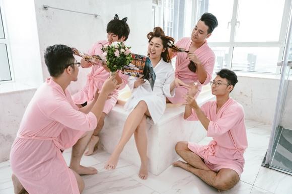 Hot girl - hot boy Việt: Trung Dũng Sĩ khoe tài lẻ hơn người khi đang lái xe-1