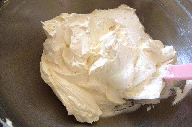 Cách làm kem phủ bánh đơn giản không cần kem tươi-2