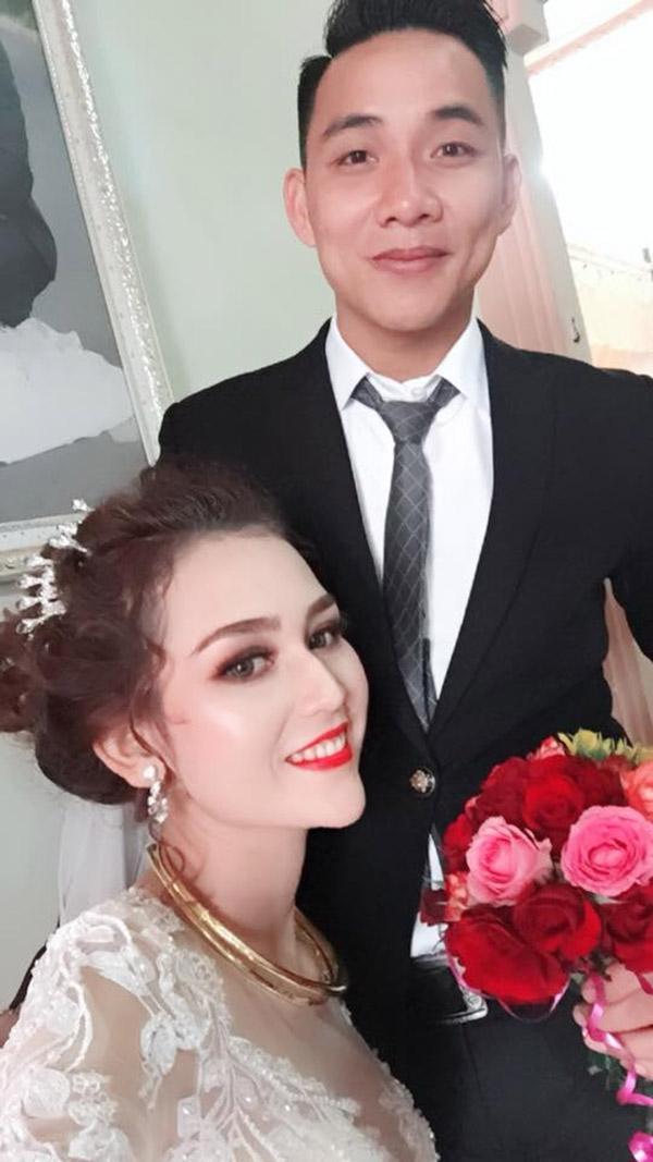 Xuất hiện thêm hình ảnh cô dâu và nhóm thiếu nữ Ê Đê quẩy tưng bừng trong đám cưới-1