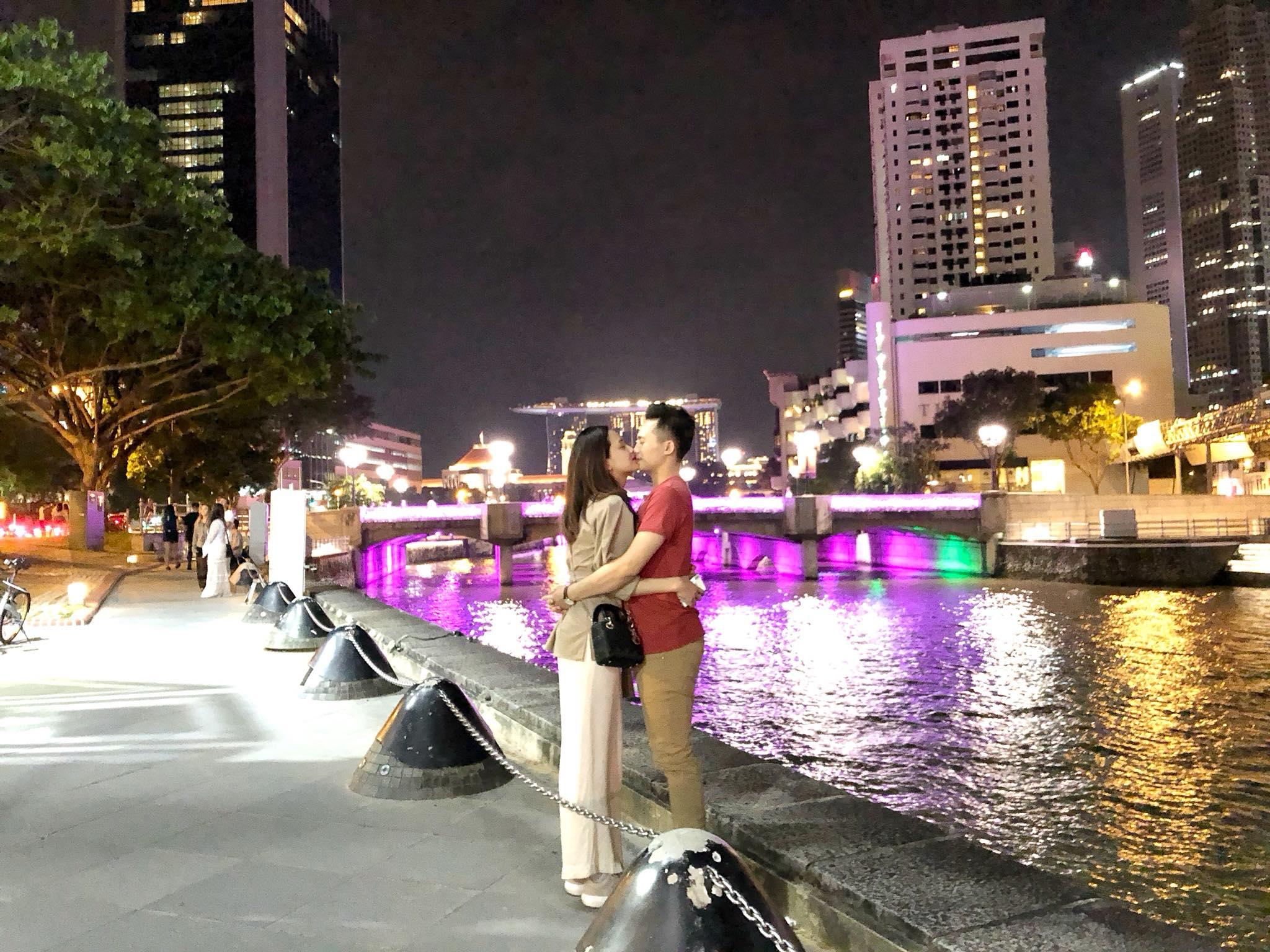Hot girl - hot boy Việt: Hậu đám cưới, Tố Như cùng ông xã hot boy sang Singapore hưởng tuần trăng mật-1