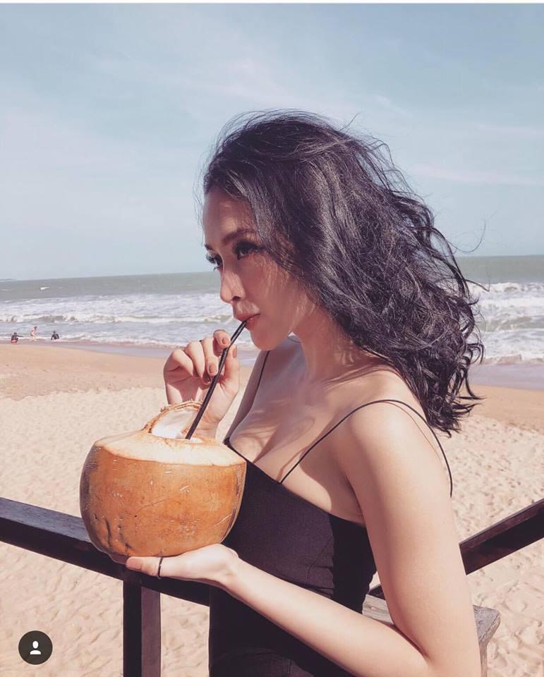 Angela Phương Trinh hóa nàng tiên cá, thả dáng sexy trên biển-2