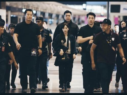 Sau scandal bị xô ngã, netizen phấn khích khi Taeyeon trở lại như… ‘con gái chủ tịch’