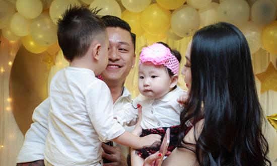 Ngọt ngào clip ‘nịnh’ vợ của Tuấn Hưng-3