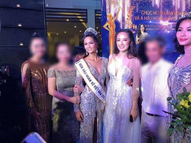 Đến Bông hậu cũng bị dìm không thương tiếc với ảnh thật chưa qua chỉnh sửa-1