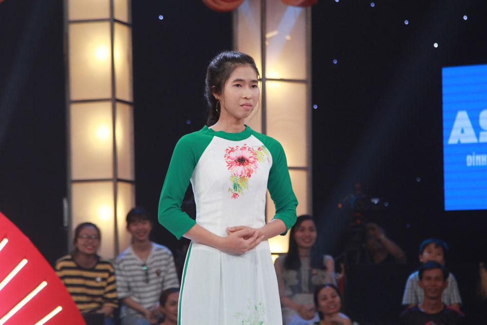 Cô gái mặt đơ như cây cơ đoạt 100 triệu nhờ hát nhạc Lê Cát Trọng Lý-1