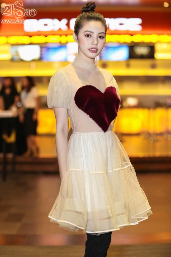 Hari Won đẹp dịu dàng đến chúc mừng tình cũ-13