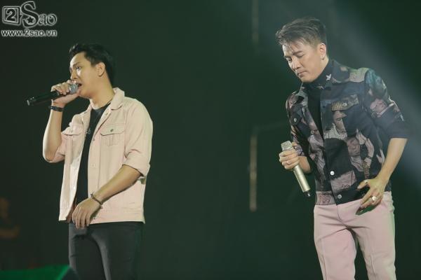 Bảo Anh diện váy đổi màu, mang trang sức tiền tỉ nhận giải MV của năm-6