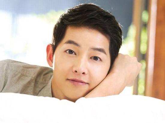 Sao Hàn 18/1: Song Joong Ki liên tục nhận 'lời có cánh' sau khi kết hôn