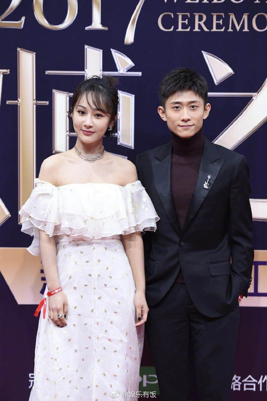 Dương Mịch, Lưu Thi Thi đẹp bất phân thắng bại khi cùng chạm mặt trên thảm đỏ-5