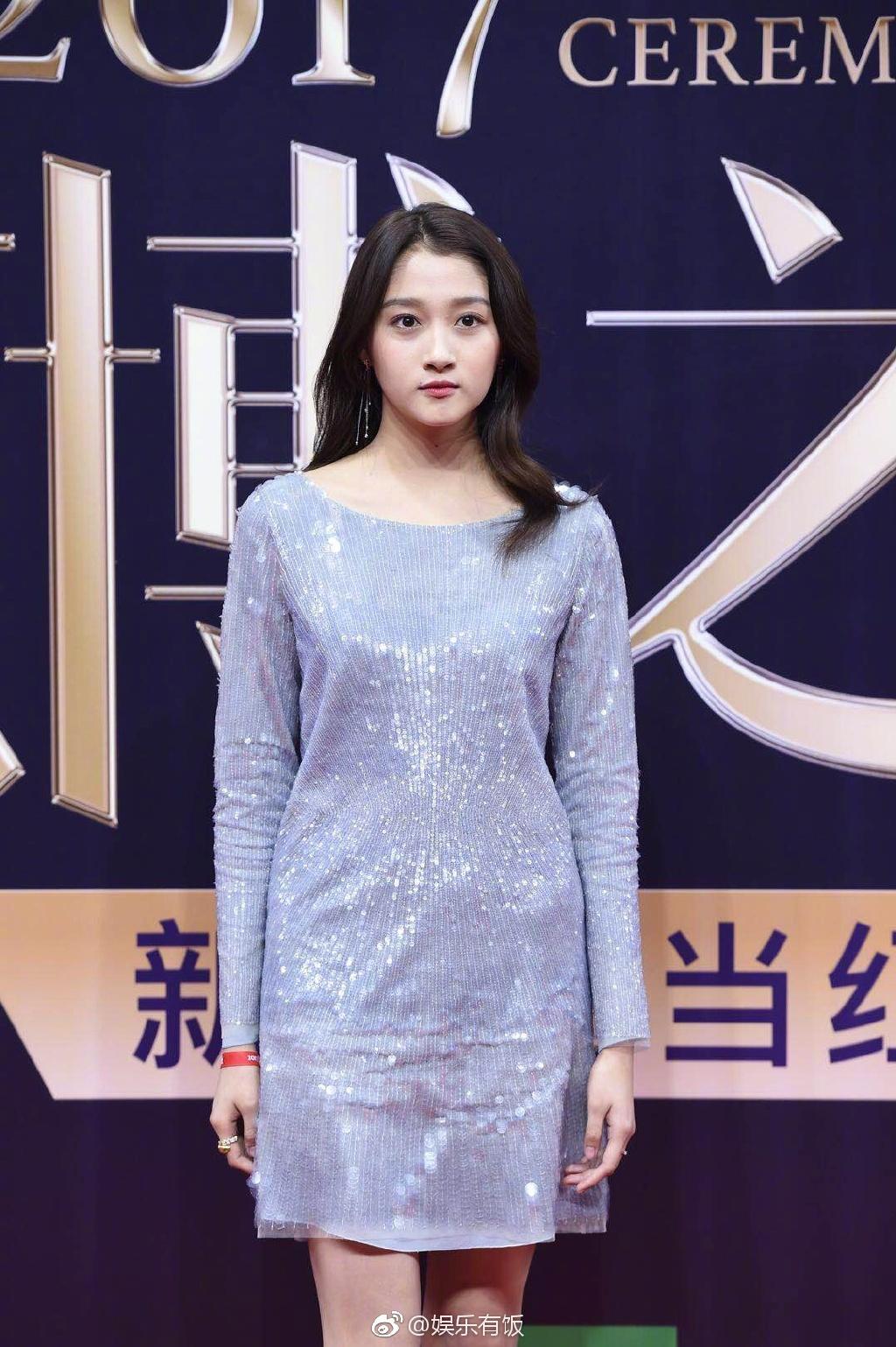 Dương Mịch, Lưu Thi Thi đẹp bất phân thắng bại khi cùng chạm mặt trên thảm đỏ-12