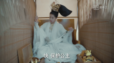 Kiều nữ Hoa ngữ mất điểm vì tóc máy khâu và bánh sừng bò-6