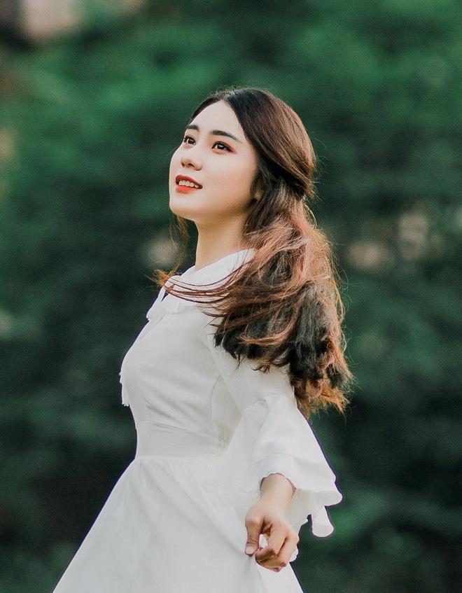 Cận cảnh cô gái xinh đẹp khiến thanh niên loại mình phải nuối tiếc chọn lại ngay lập tức-3