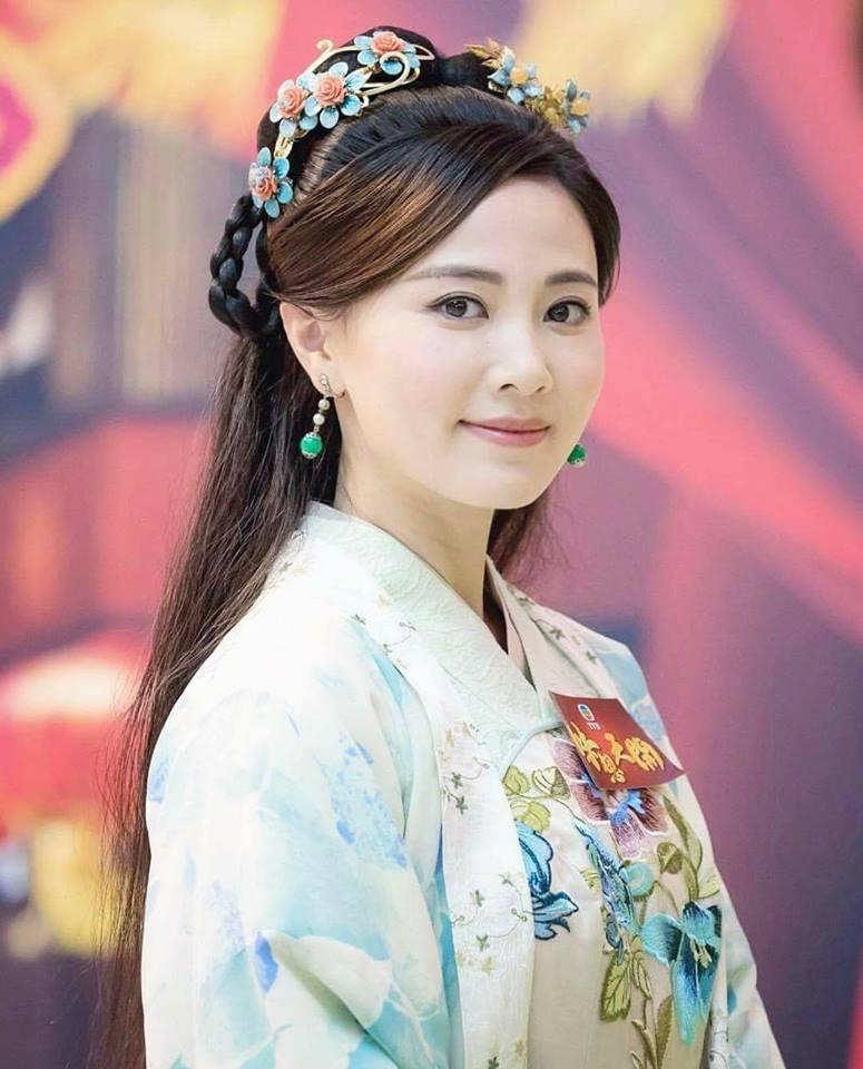 Đóng trùng vai với Lê Tư và Xa Thi Mạn, Hoa hậu Hong Kong bị chê xách dép đàn chị-3