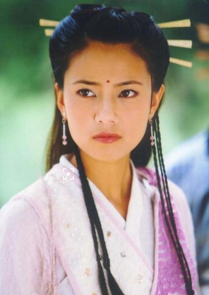 Đóng trùng vai với Lê Tư và Xa Thi Mạn, Hoa hậu Hong Kong bị chê xách dép đàn chị-8