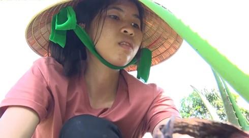 Rơi nước mắt trước gia cảnh khó khăn của cô gái đạt 100 triệu trong ‘Thách thức danh hài’-2