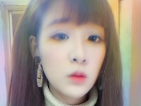 Hot girl - hot boy Việt: Tú Linh nói Lễ trao giải Mai Vàng như show diễn hài-10